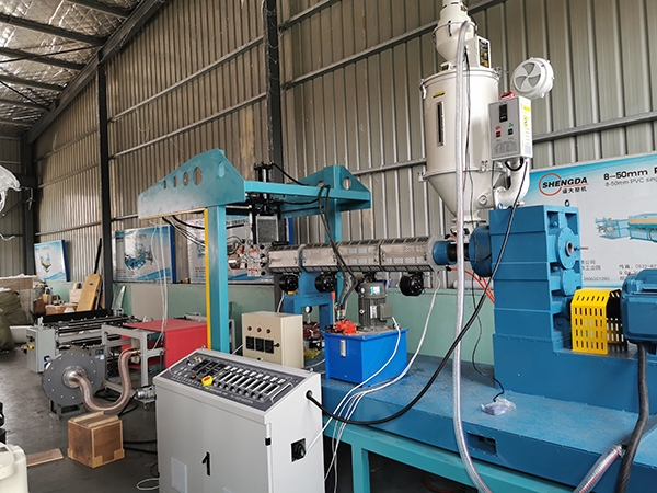 熔喷布生产设备应该如何选择？